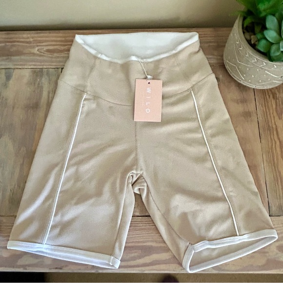 Wilo the Label Tan Shorts & Sports Bra Set ☀️ - Picture 3 of 10